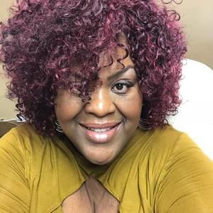 Meet your Posher, Leandra
